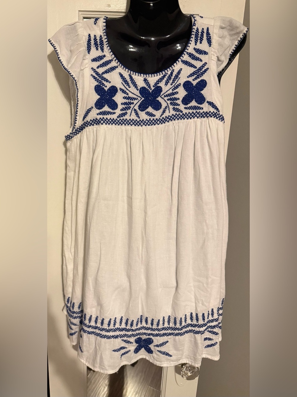 Urban Outfitters Boho Embroidered Flutter Sleeve Shift Mini Dress White Blue M